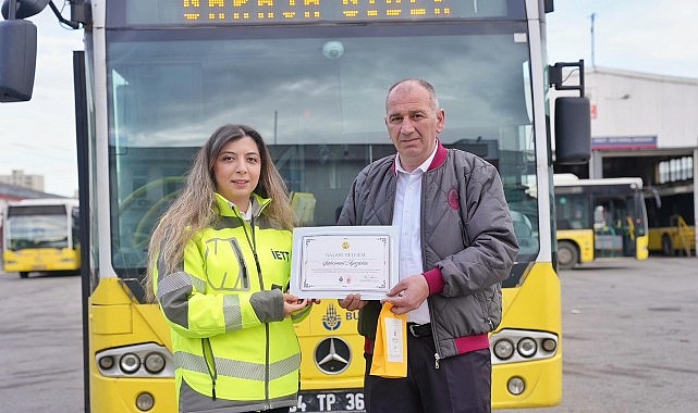 İETT Kaptanından Öğretmenler Günü'ne Duygusal Jest