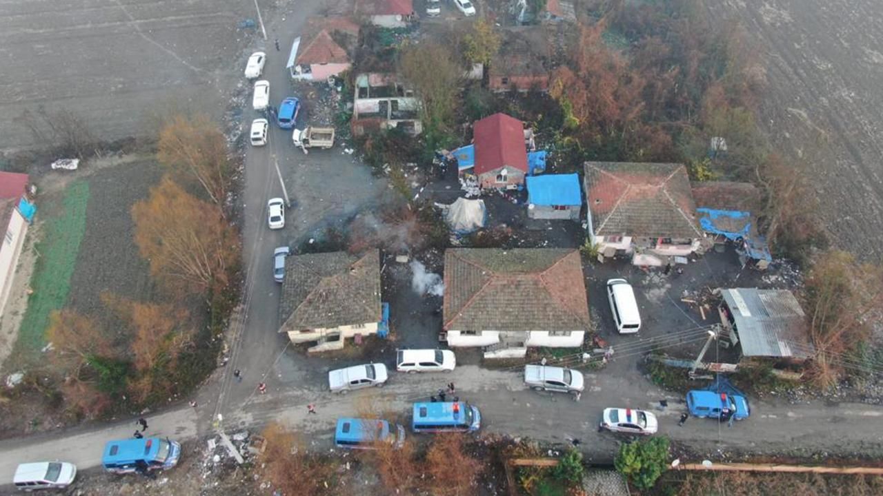 İki yorum..Sizleri bilmem ama biz bu şehirde toprağa verileceğiz. Trabzon Hurması festivali de bekliyoruz sayın başkan