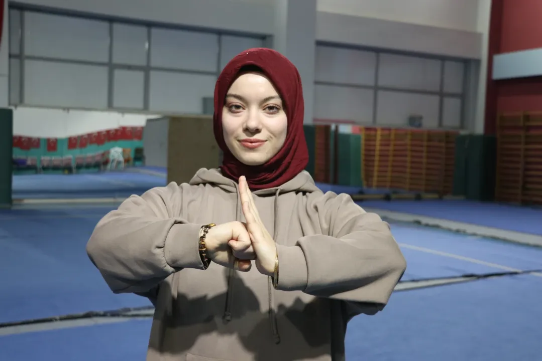 İlk dünya şampiyonasında 3 madalya kazanan milli wushucu, yeni başarılara odaklandı