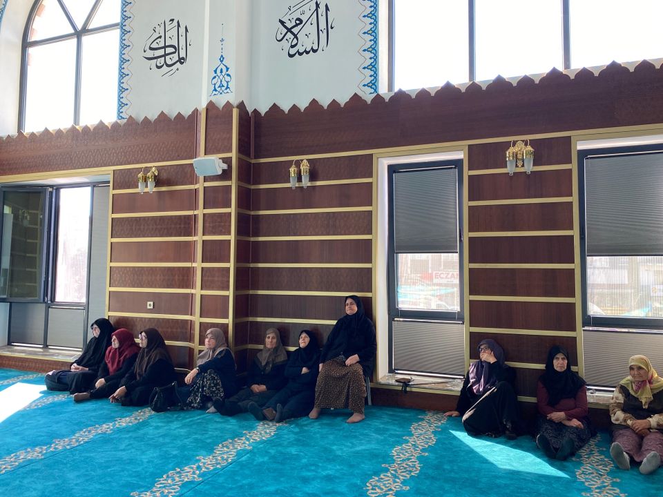 İmam Hatip’ten camide adab-ı muaşeret eğitimi
