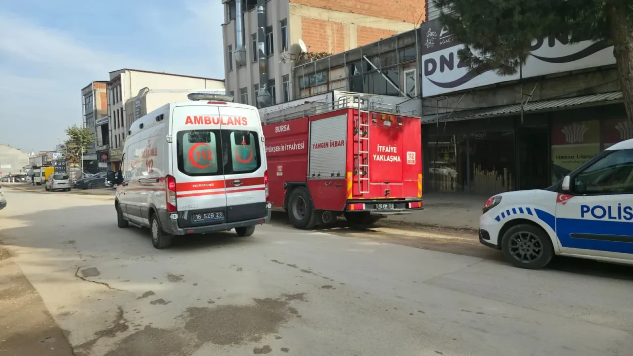 İnegöl'de mobilya imalathanesinde çıkan yangın!