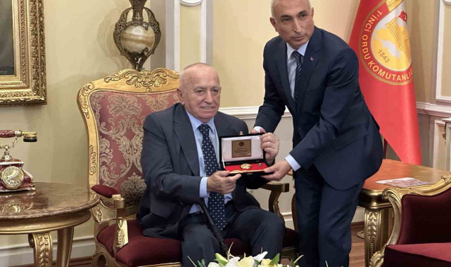 İş adamı Acar'dan TSK Dayanışma Vakfı'na 12 dairelik bağış