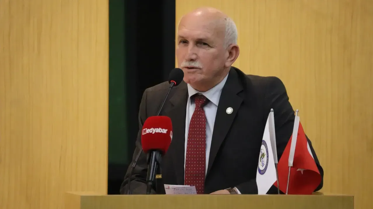 İş adamlarının yüzüne bakarak söyledi! "Burası zenginler kulübü ama paramızla ekmek bulup yiyemeyeceğiz"