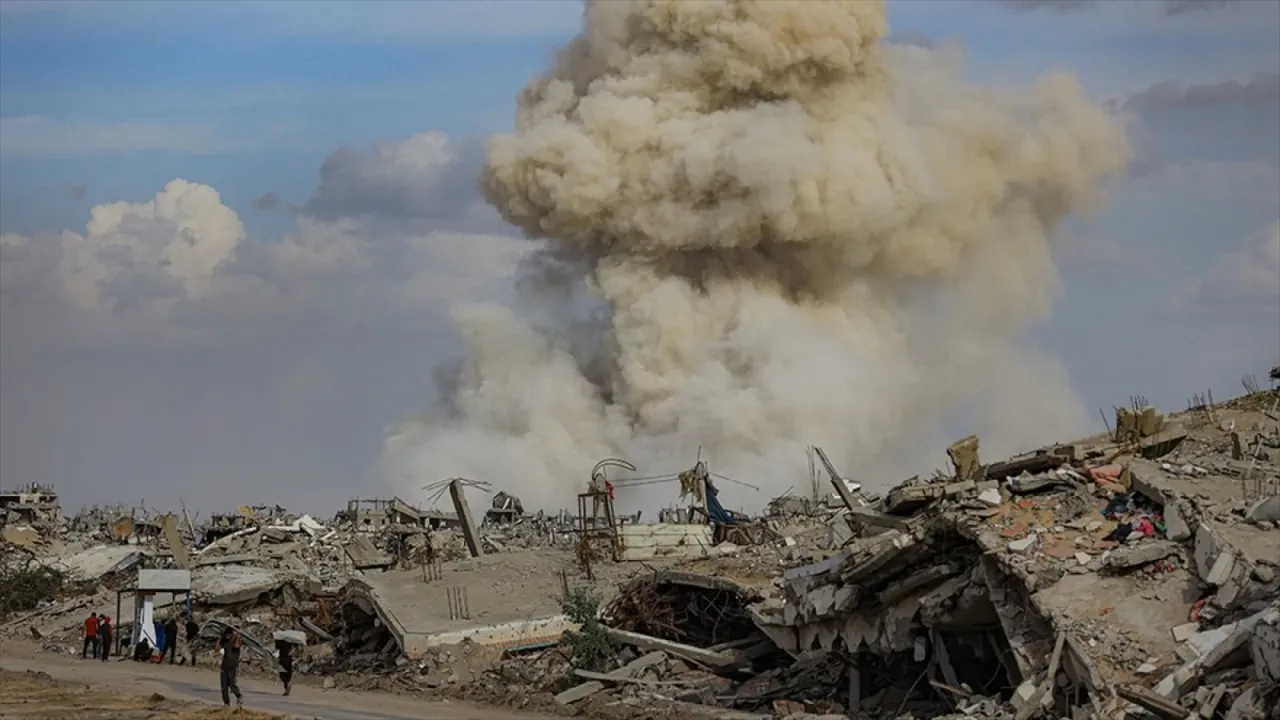 İsrail ordusu, ateşkese rağmen Gazze'de hava ve topçu saldırıları düzenledi