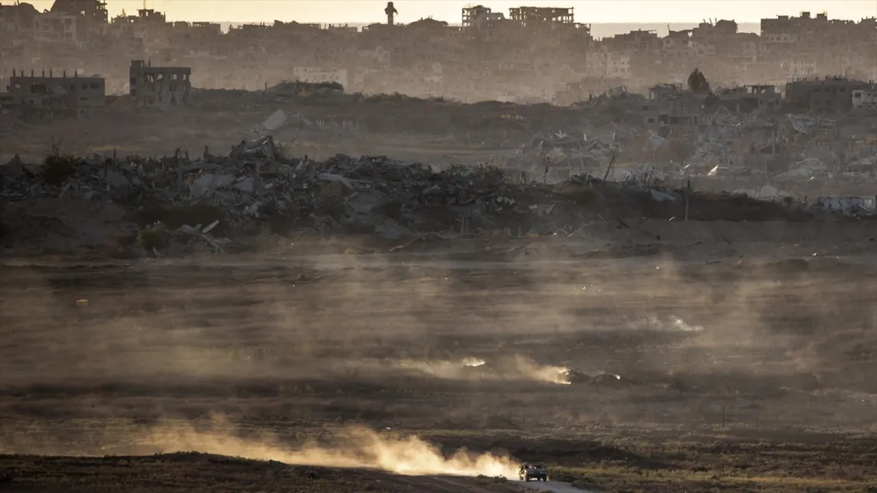 İsrailli Bakan'dan Gazze'ye saldırılara yeniden başlama tehdidi