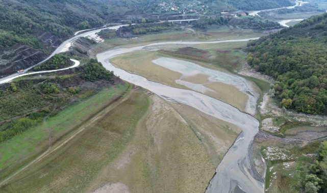 İstanbul'a da su sağlayan Hasanlar Barajı'nda doluluk yüzde 20'ye düştü