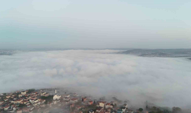 İstanbul Boğazı sisle kapandı, ortaya kartpostallık manzaralar çıktı