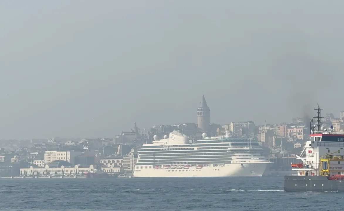 İstanbul Boğazı ve çevresinde sis etkili oldu