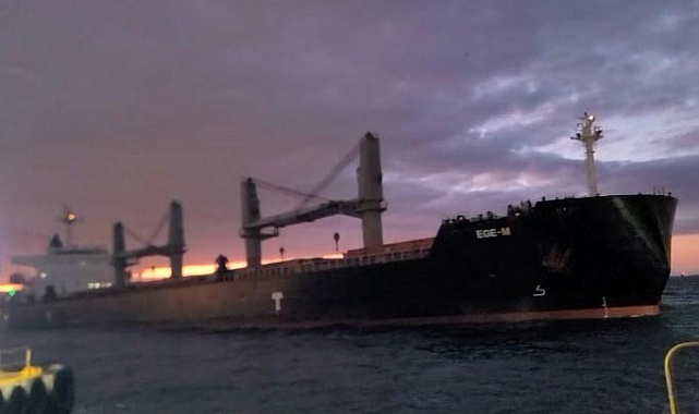 İstanbul'da facianın eşiğinden dönüldü: Sürüklenen kuru yük gemisi son anda durdu