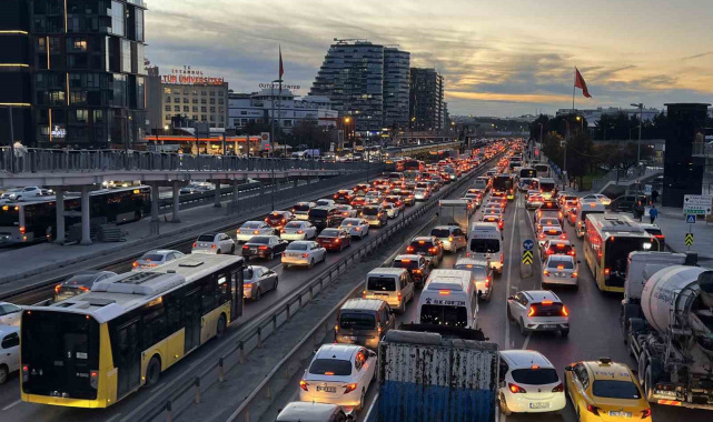 İstanbul'da trafik yoğunluğu yüzde 89'a ulaştı