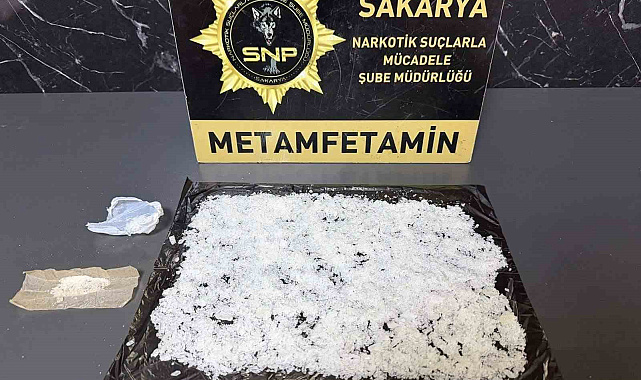 İstanbul'dan Zonguldak'a uyuşturucu sevk eden şahıslar Sakarya'da yakalandı