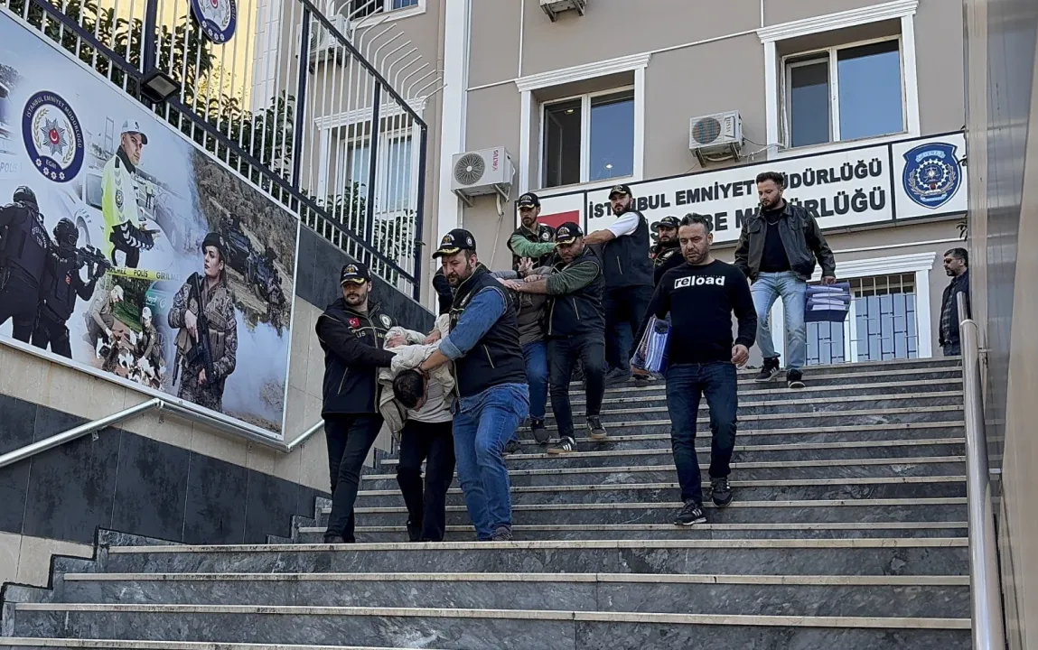 İstanbul merkezli 3 ildeki çete operasyonlarında yakalanan 62 zanlı tutuklandı