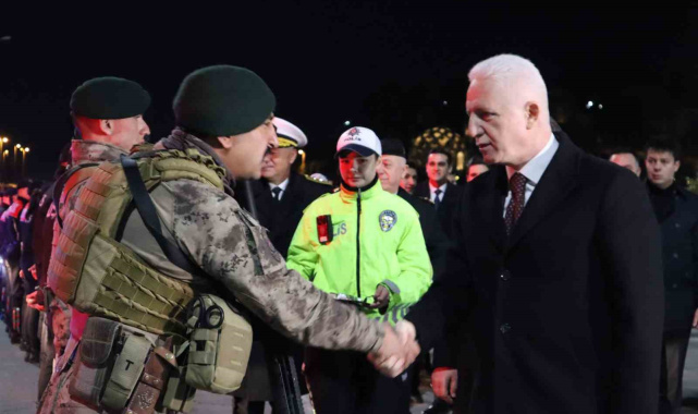 İstanbul Valisi Gül: "Hemşehrilerimizin huzur içinde yeni yıla girmesi için bütün tedbirleri aldık"