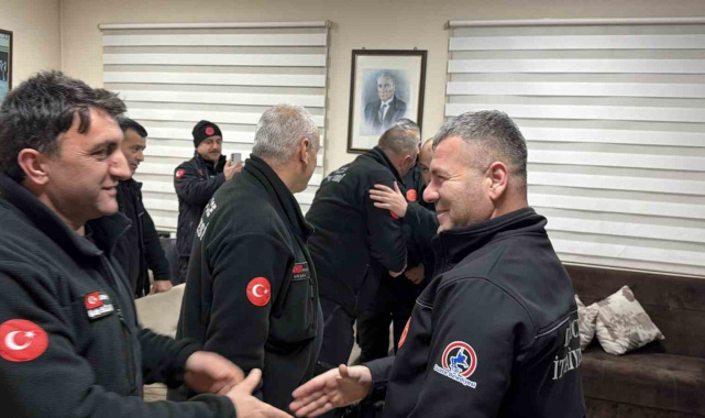 İtfaiyeciler ailelerinden uzakta yeni yıla girdi