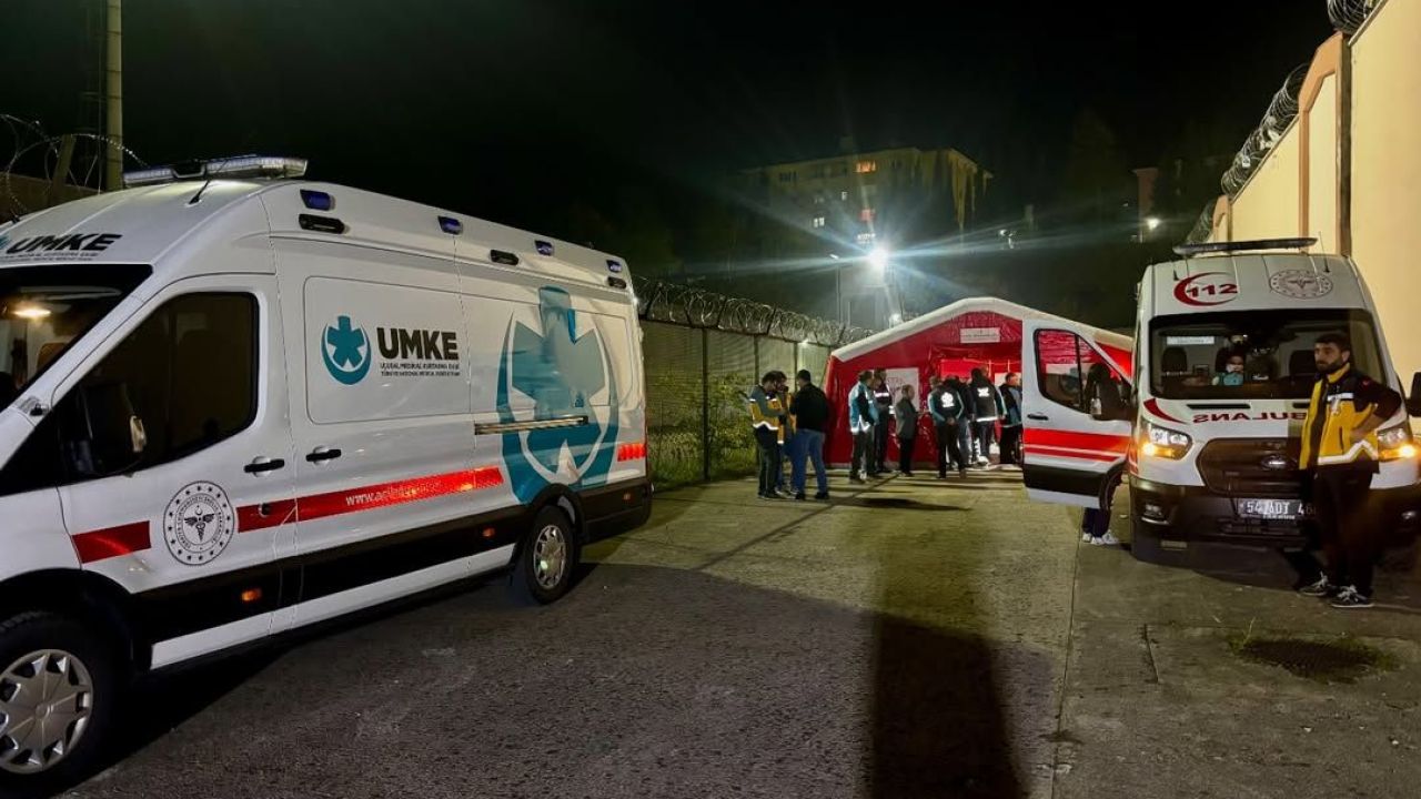 İyi ki siz varsınız... Sakarya'da sağlık teşkilatının seferber olduğu o geceden görüntüler!