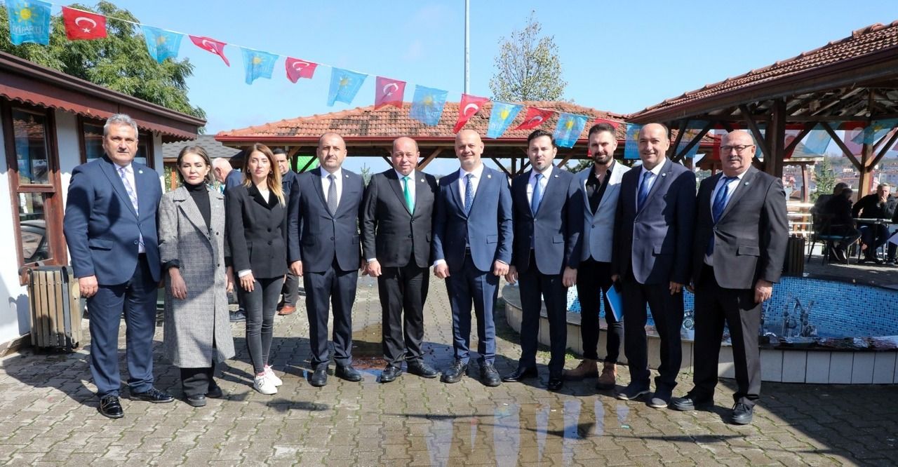 İYİ Parti Ferizli'de kongre: Ömer Deniz yeniden seçildi