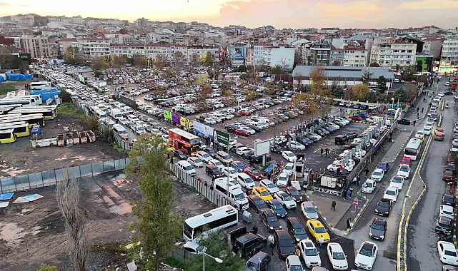 Kadıköy'de derbi öncesi trafik durma noktasına geldi