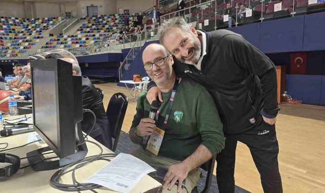 Kadınlar Basketbol Süper Ligi maçında anonsçu olmayınca görev gazeteciye düştü