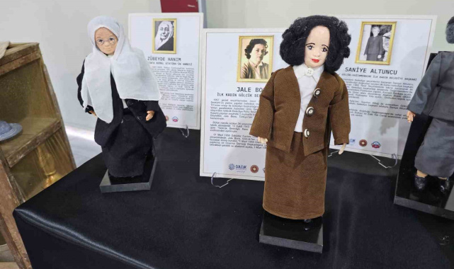 "Kahraman Türk Kadınları ve Folklorik Bebekler Sergisi" Gölcük'te açıldı
