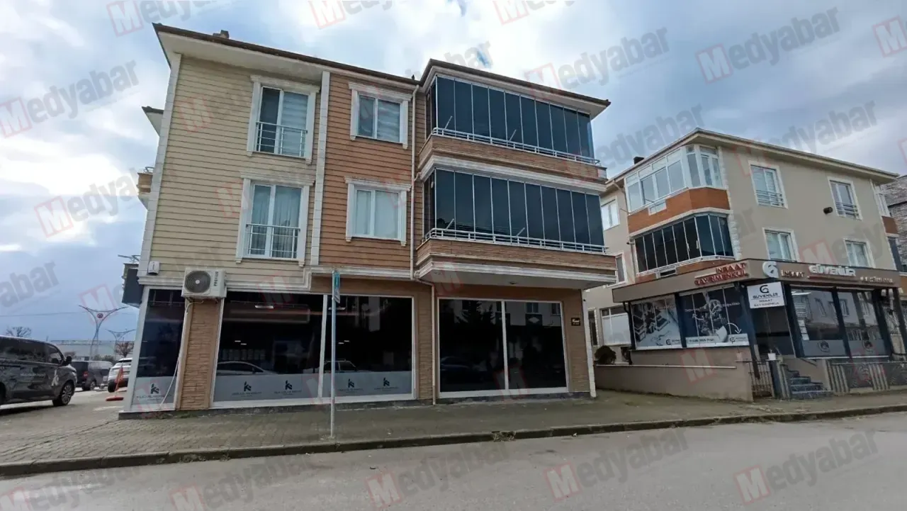 Karasu'da genç kadın baygın bulundu! Komşusu olayı gözyaşlarıyla anlattı