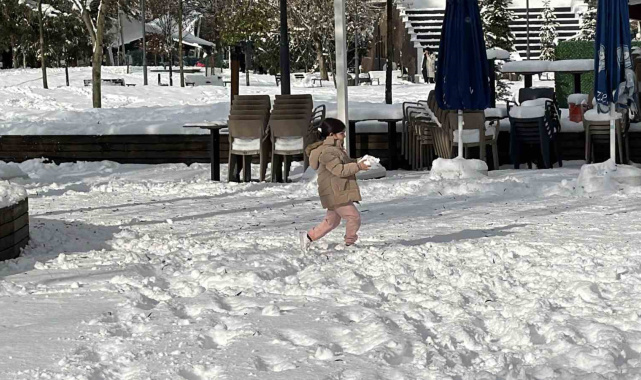 Karın yağışına en çok çocuklar sevindi