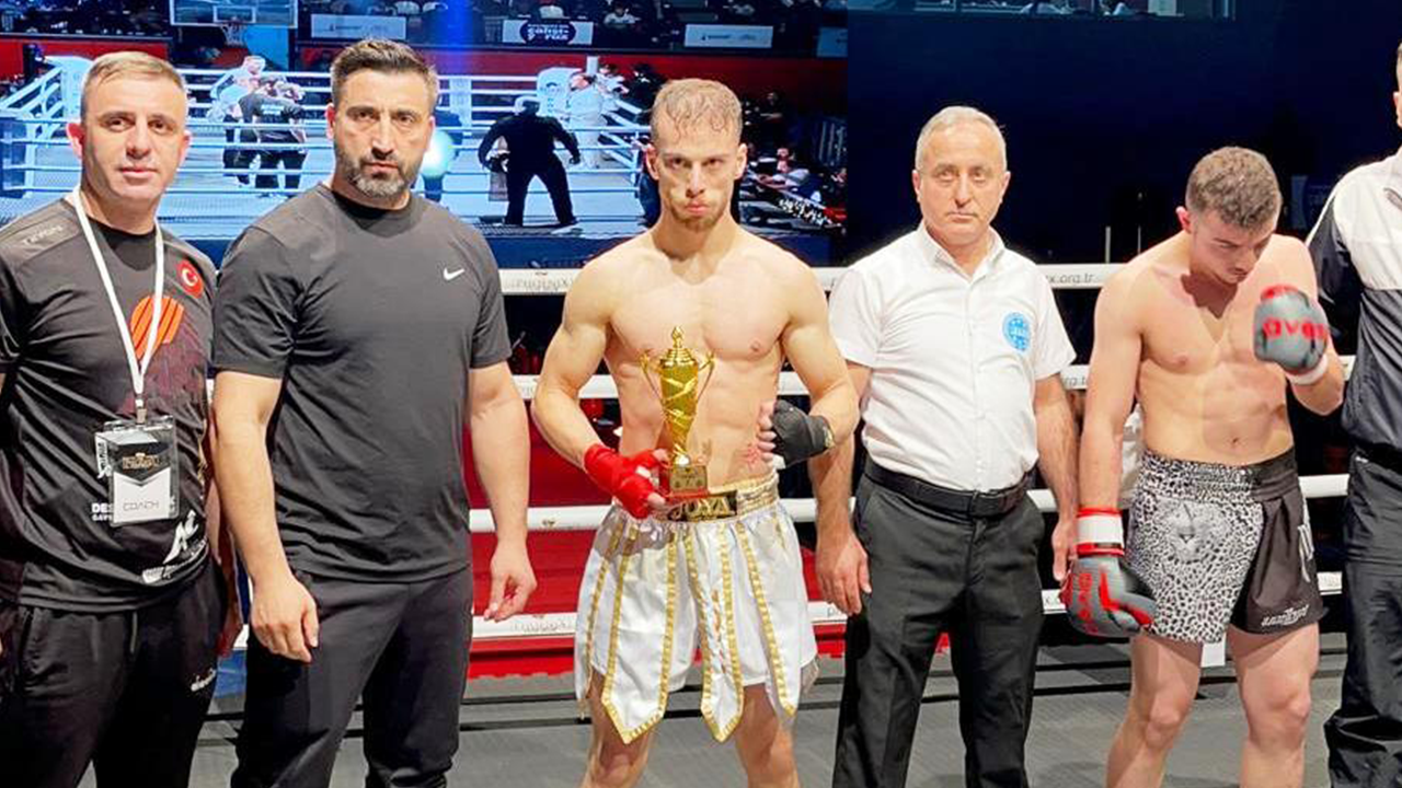 Kickboks gecesine Akyazılı sporcular damga vurdu