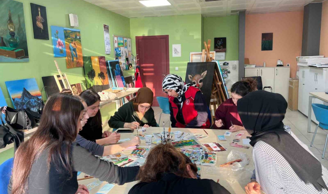 Kitap ayraçlarını kendileri yapıyor