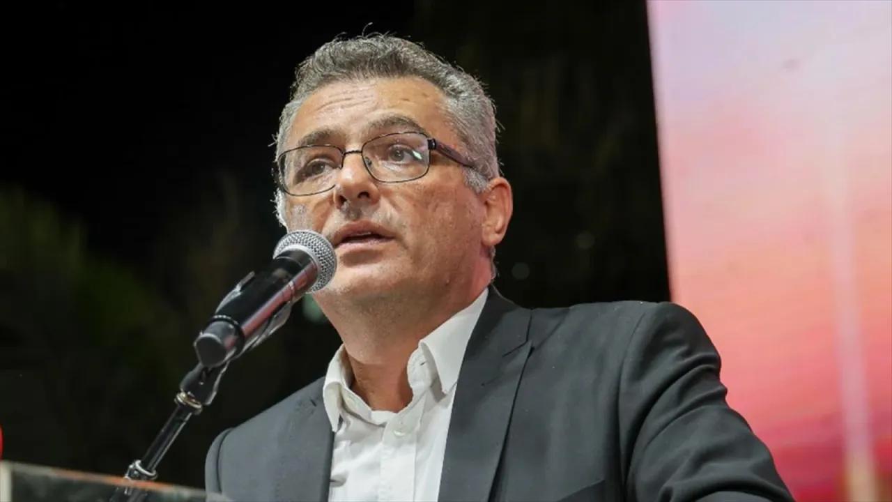 KKTC'nin 6. Cumhurbaşkanı seçilen Erhürman mazbatasını aldı