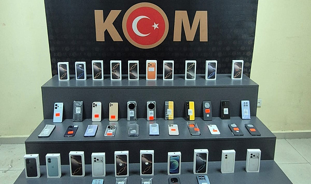 Kocaeli'de 3 milyon TL'lik gümrük kaçağı telefonlar ele geçirildi