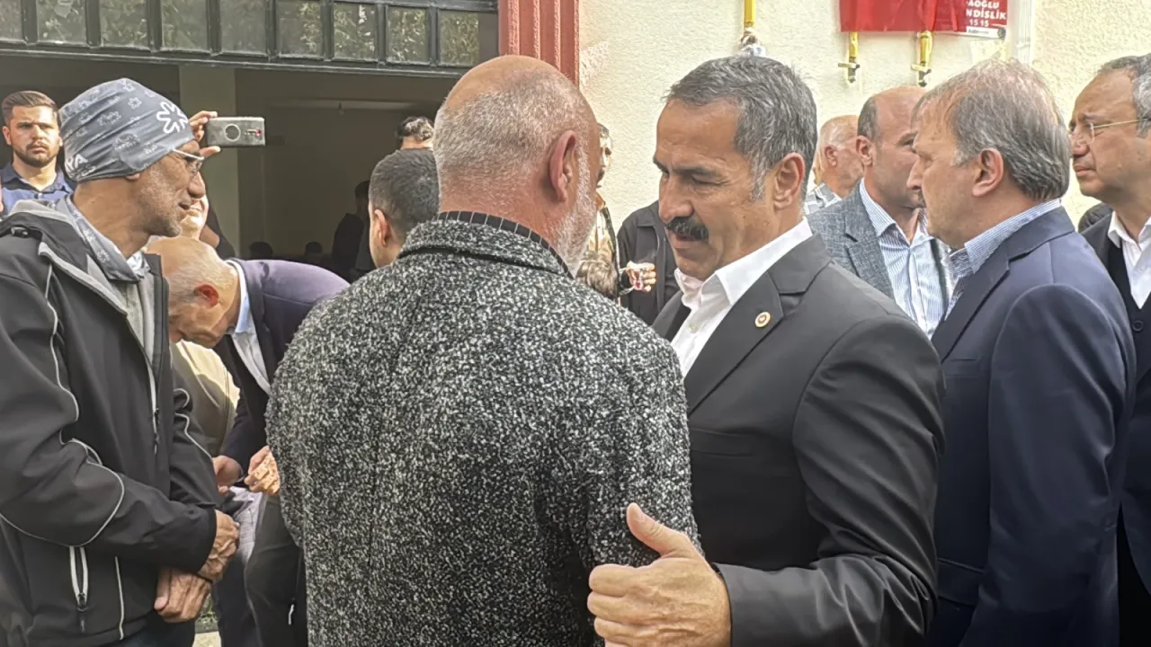 Kocaeli'deki fabrika yangınında hayatını kaybetmişti Akyazılı Şengül Yılmaz son yolculuğuna uğurlandı