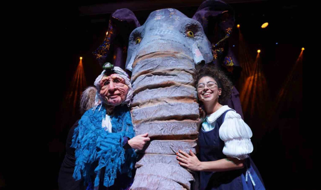 Kocaeli Şehir Tiyatrosu, ekim ayında sanatseverlerle buluşuyor