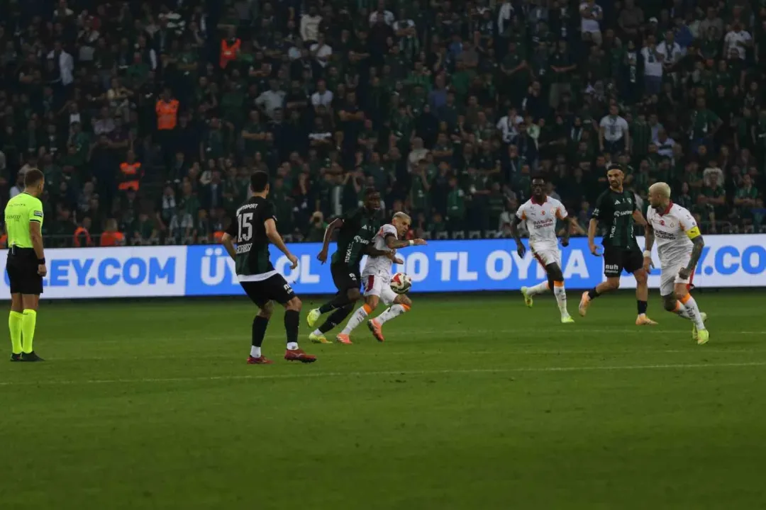 Kocaelispor - Galatasaray mücadelesinden kareler