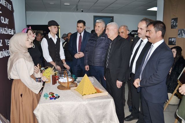 Konuralp Anadolu Lisesinde Roman Kahramanlar Etkinliği