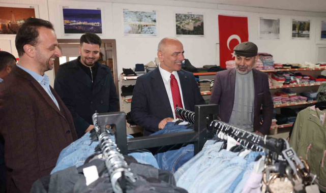 Körfez'de ihtiyaç sahipleri için "Sevgi Mağazası" kapılarını açtı