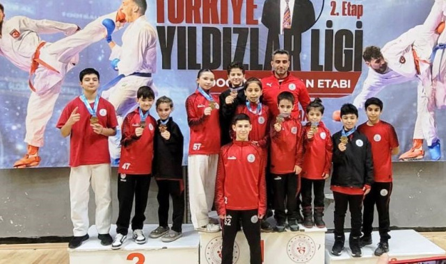 Körfezli karatecilere Sakarya'da 13 madalya