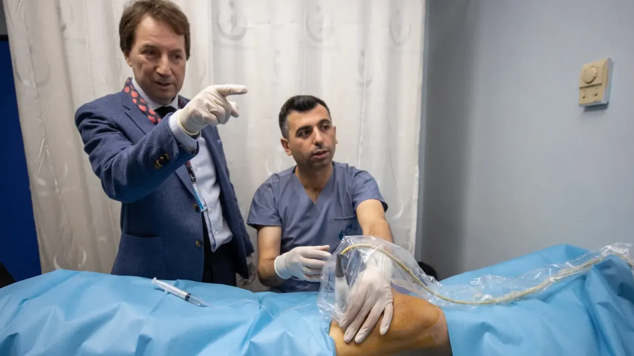 Kronik diz ağrısı tedavisine yönelik Sakarya'da yeni enjeksiyon yöntemi geliştirildi