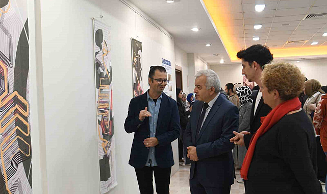 Manisa yöresinin motifleri modern tasarımla SAÜ'de buluştu