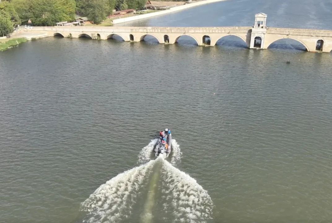 Meriç Nehri'nde zodyak botla sınır devriyesi