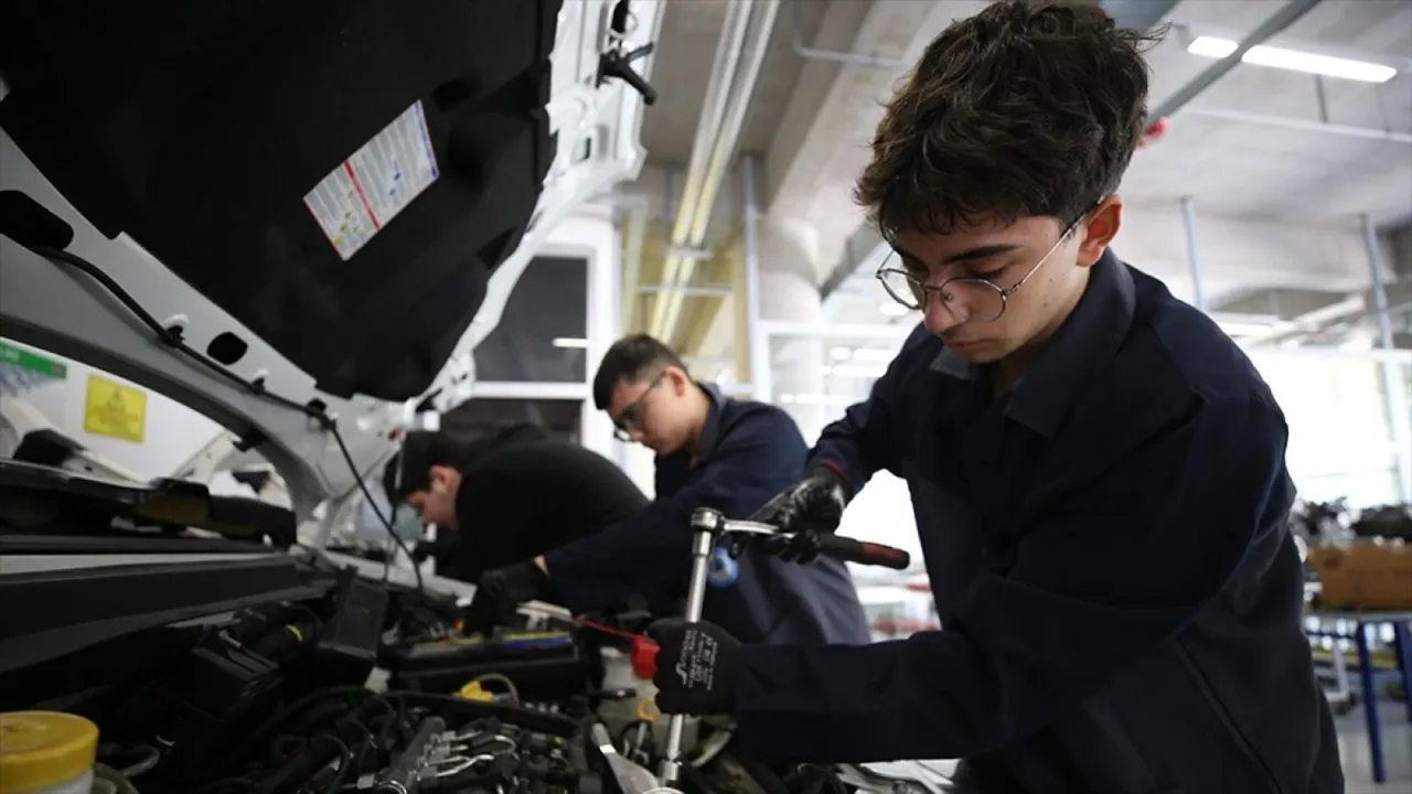 Meslek liseleri 2024'te 7,1 milyar lira gelir elde etti