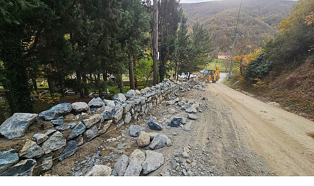 Mezarlıklara 6 bin metreküp taş duvar inşa ediliyor