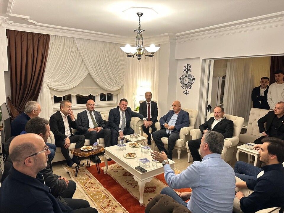 MHP Sakarya'dan ziyaret fırtınası