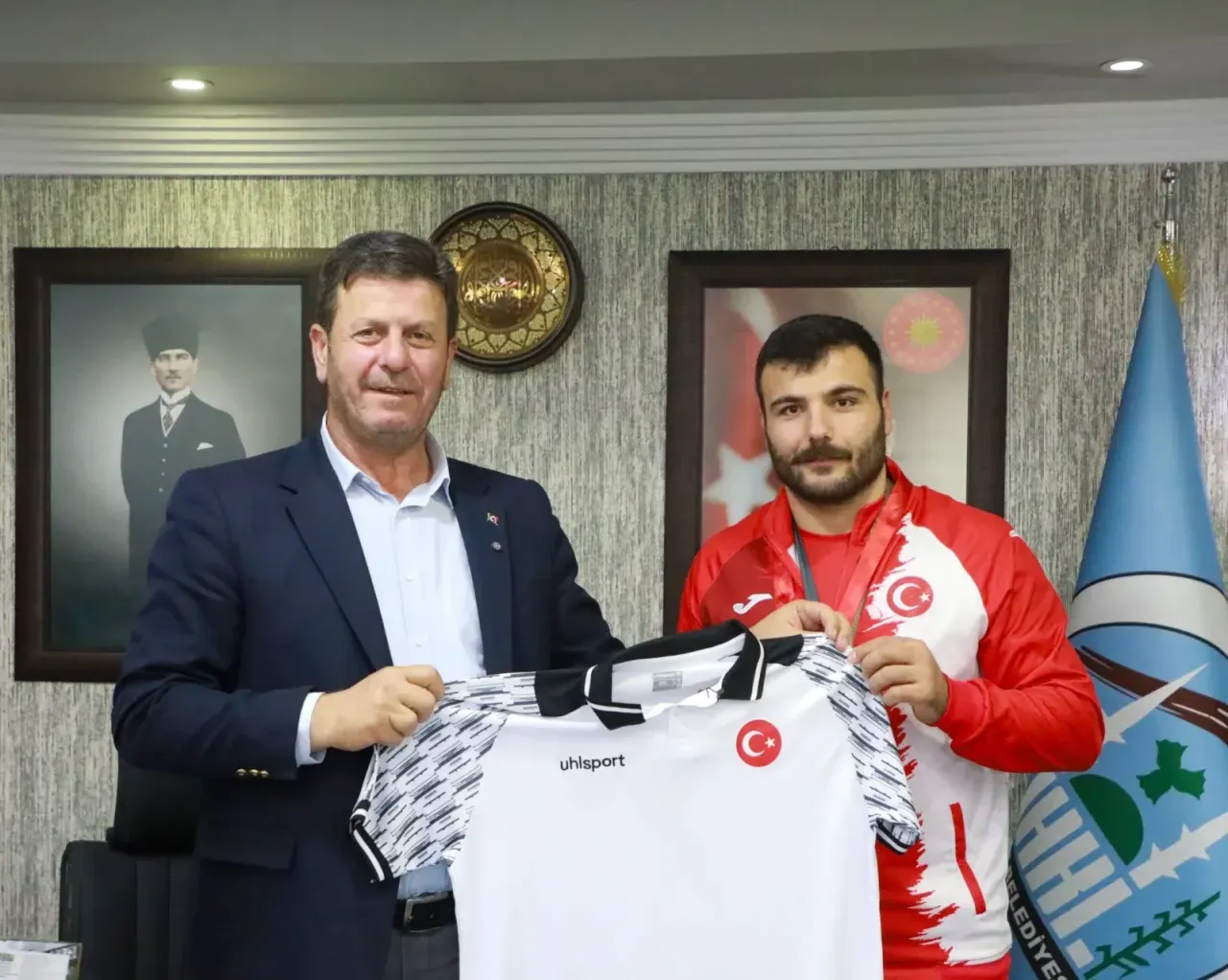 Milli Güreşçimize memleketinde muhteşem karşılama