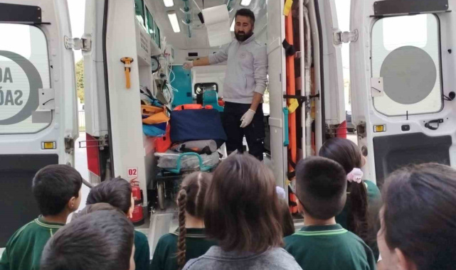 Minik öğrencilere acil sağlık hizmetleri tanıtıldı