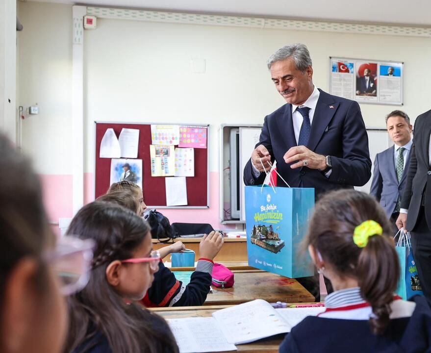 Minik Ravza sözünü tuttu: Alemdar öğrencilerle buluştu!