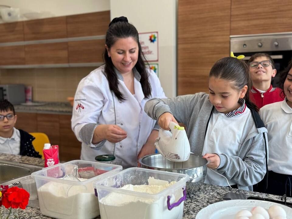 Misafir okul programında öğrenciler hem eğlendi hem de öğrendi