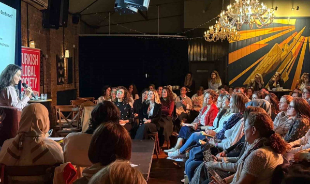 MomTalks, ilk yurt dışı etkinliğini Londra'da gerçekleştirdi