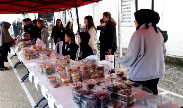 Mudurnu İmam Hatip Lisesi öğrencilerinden Gazze'ye anlamlı destek: 70 bin lira toplandı
