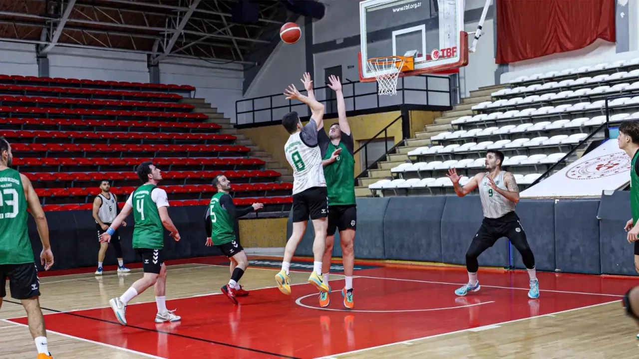 Namağlup Büyükşehir, Keçiören’i devirmek için parkeye çıkıyor