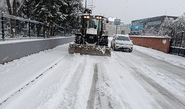 Nilüfer’de kar yağışına karşı kesintisiz mesai