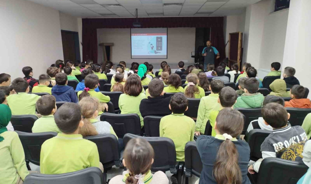 Öğrencilere sağlıklı çocuk sağlıklı gelecek etkinliği